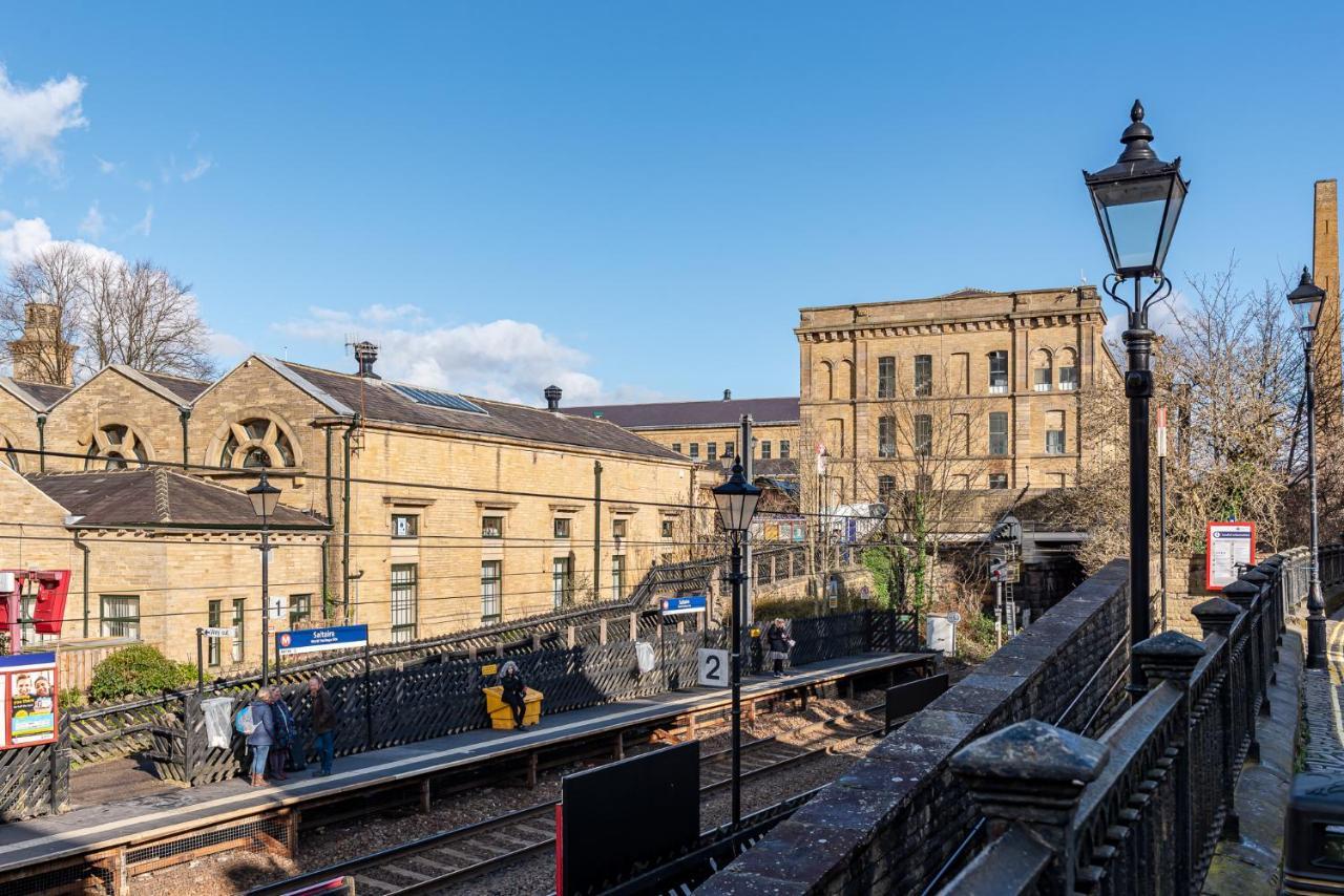 Riverside Balcony Apartment With Parking Just Minutes To Saltaire Shipley (West Yorkshire) Eksteriør billede