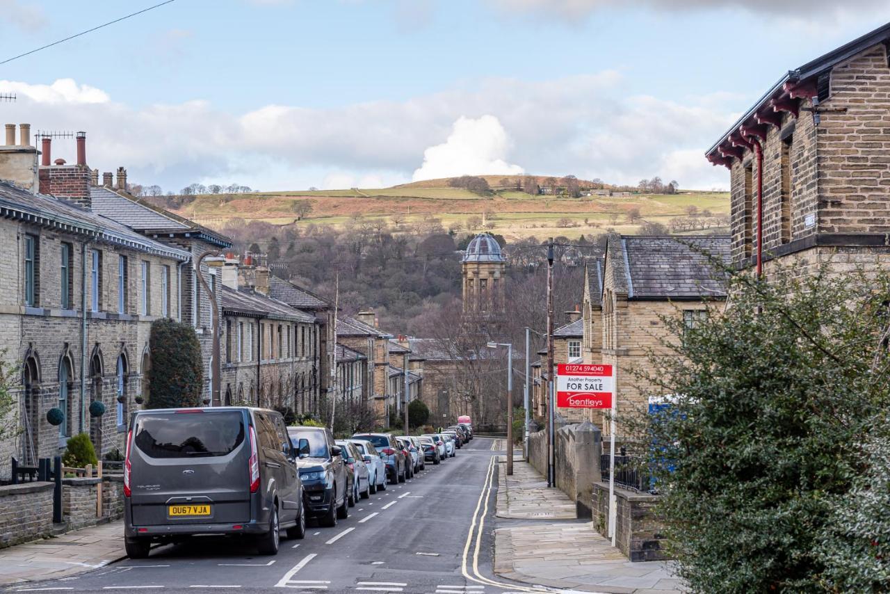 Riverside Balcony Apartment With Parking Just Minutes To Saltaire Shipley (West Yorkshire) Eksteriør billede