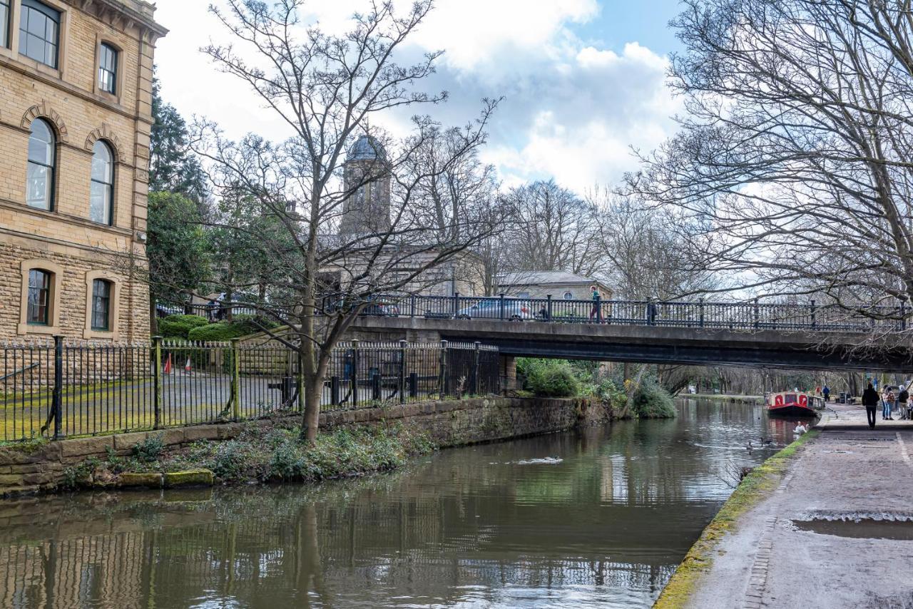 Riverside Balcony Apartment With Parking Just Minutes To Saltaire Shipley (West Yorkshire) Eksteriør billede