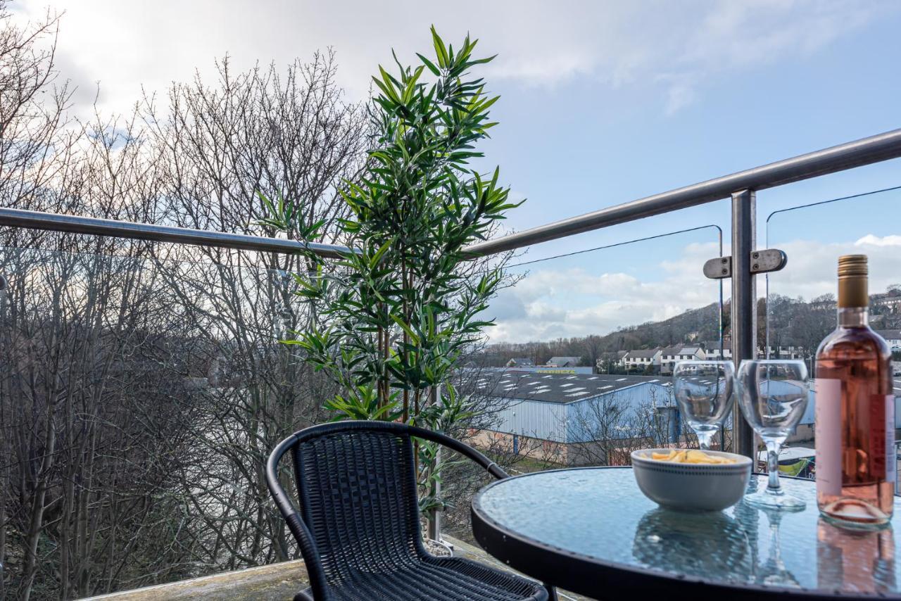 Riverside Balcony Apartment With Parking Just Minutes To Saltaire Shipley (West Yorkshire) Eksteriør billede