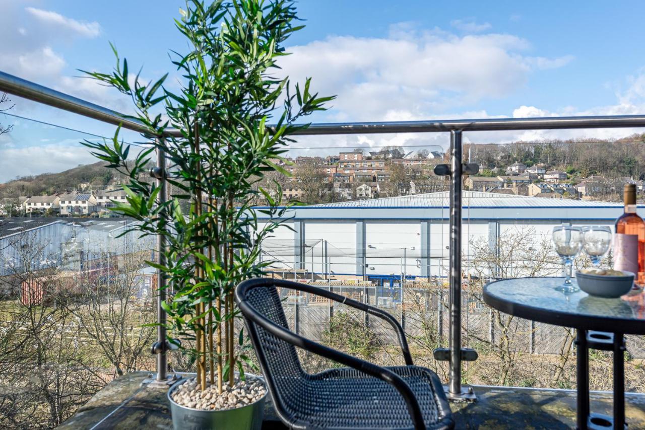 Riverside Balcony Apartment With Parking Just Minutes To Saltaire Shipley (West Yorkshire) Eksteriør billede